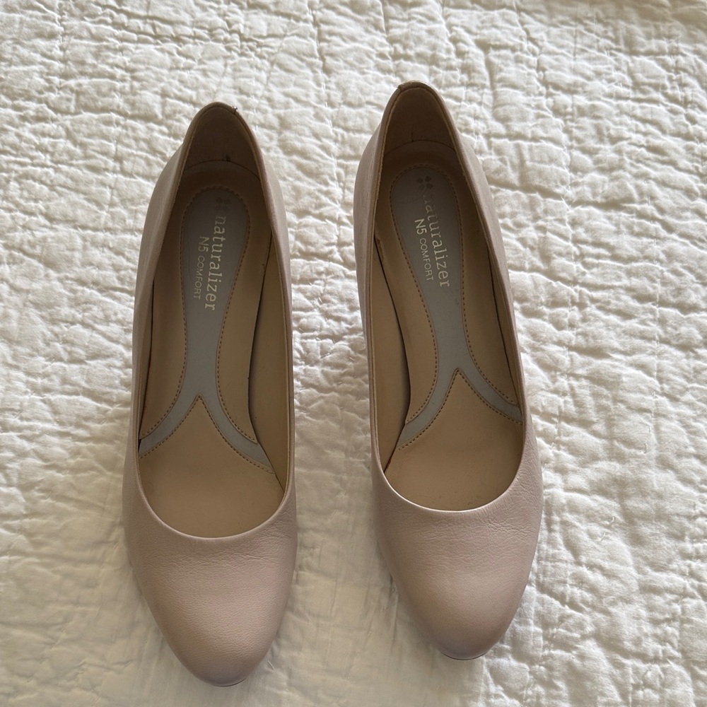 Naturalizer Women's Beige Heels